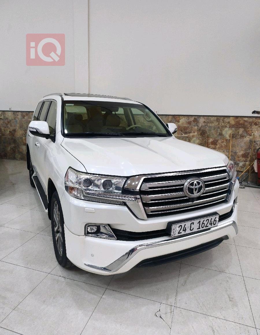 تويوتا لاندكروزر